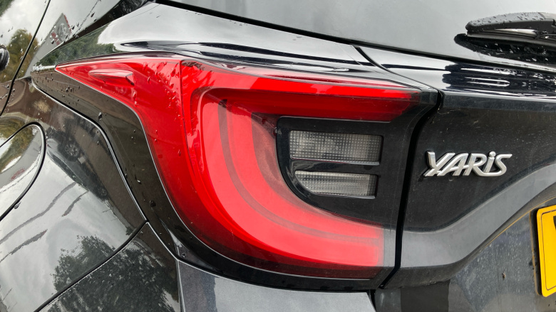 Toyota Yaris 1.5 Hybrid Design 5dr CVT Hybrid Hatchback